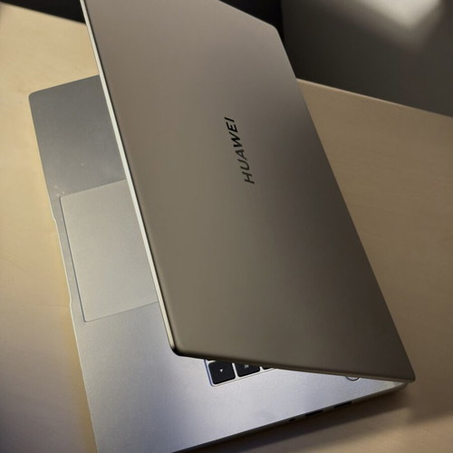 Huawei MateBook D15 i5 11th Gen 8GB RAM 256GB SSD like new