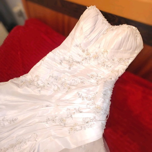 Demetrios wedding dress new, white, size M 38 10 with handmade corset