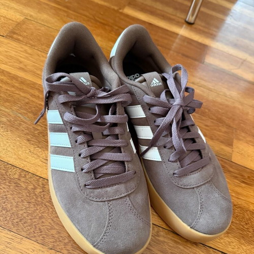 Adidas VL Court 3.0 athletic shoes new, Earth Strata / Chalk White / Gum