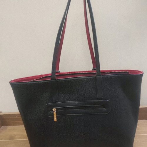 Verde women's bag like new, black red