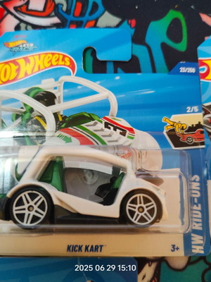 Hot Wheels Kick Kart new