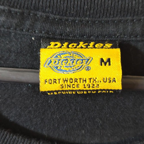 Dickies T-shirt size M black with Y2K tribal print like new
