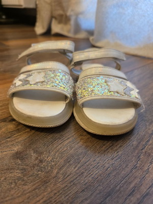 Children's sandals size 29, white