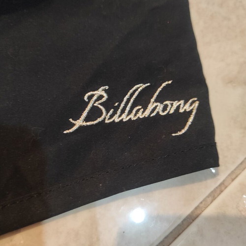 Billabong vintage shorts new with gold embroidered threads and sequins, size S