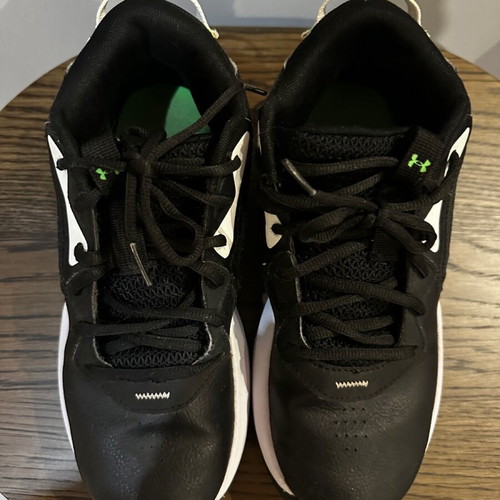 Under Armour men's black sneakers size 39