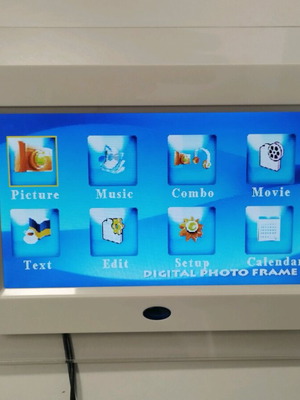 Digital photo frame TPF706 like new