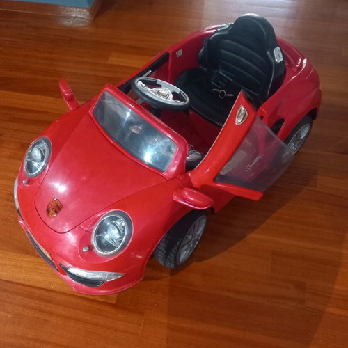 Electric 12V Porsche kids car like new