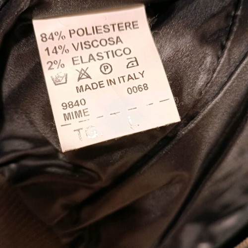 Rossodisera sleeveless jacket used with metallic details