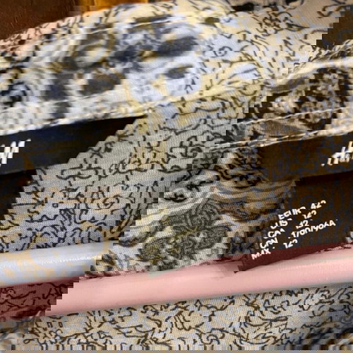 H&M Women's Floral Cotton Shirt like new, white and blue XL