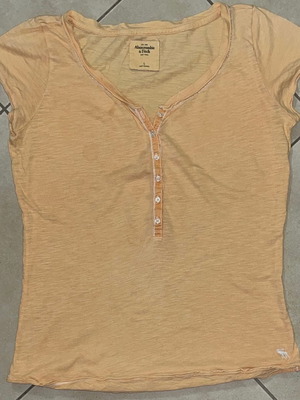 Abercrombie & Fitch Women T-Shirt peach tan Henley neckline size L used