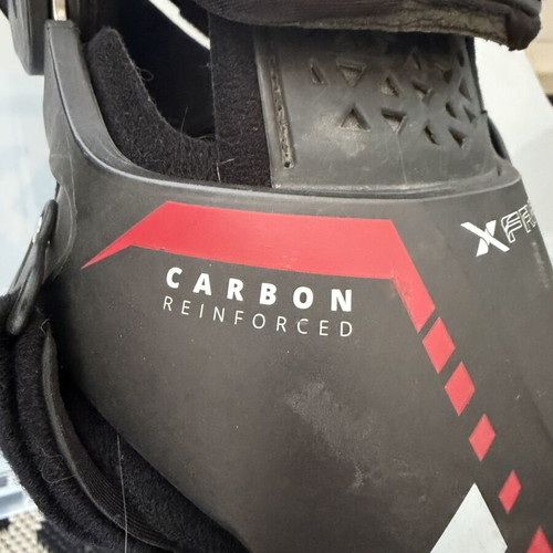 Leatt X-Frame knee braces used, medium size, carbon fiber composite