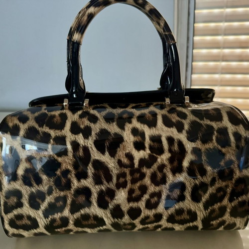 Tom & Eva Leopard Pri handbag like new, glossy synthetic