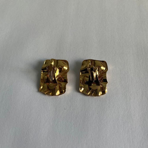 Vintage earrings with clip in gold tone and turquoise stone, like new