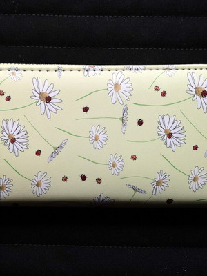 Women's wallet like new, yellow with zipper and card slots