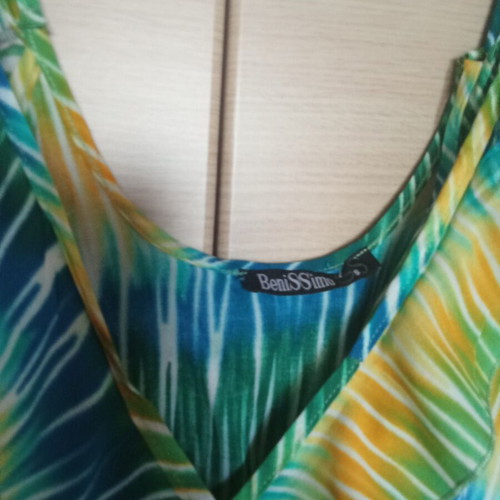 Bellissima dress new, size Small, multicolor