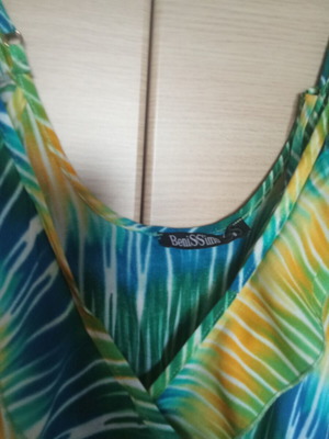 Bellissima dress new, size Small, multicolor
