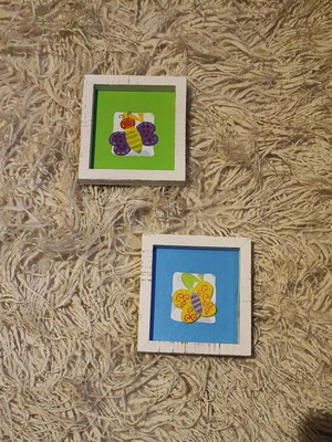 Small frames like new with butterfly design, set of two