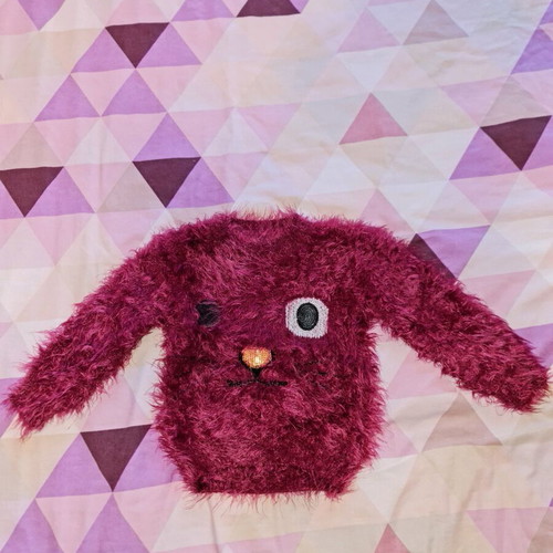 Fluffy sweater 3 years old young dimension red burgundy like new