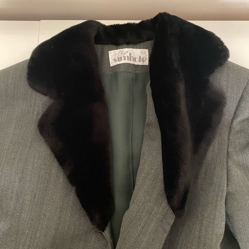 Miss Simbolo fitted jacket like new, gray with black fur collar