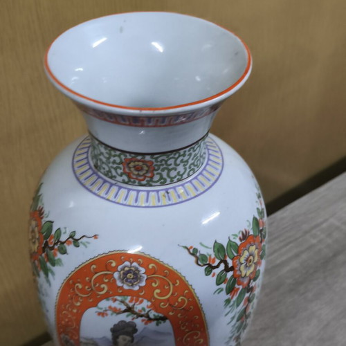 Asian vase with beautiful shades, large size
