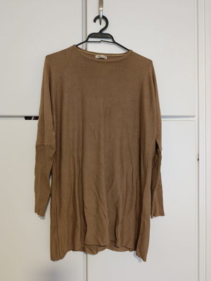 Long women's beige sweater Belcci like new