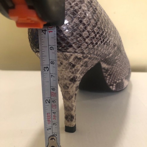 Michael Kors pumps size 40 with snake pattern like new