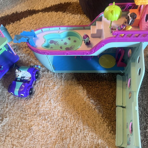 Gambia Dollhouse complete set like new with many toys