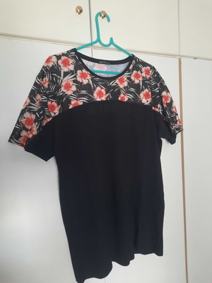 Matrix T-Shirt with flowers 3XL slim fit like new