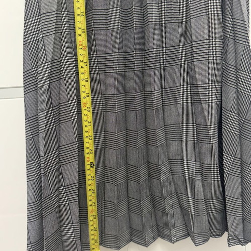 Stradivarius checked midi pleated skirt size S like new