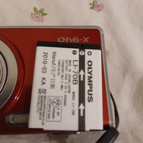 Olympus X940 digital camera used, for parts or collection