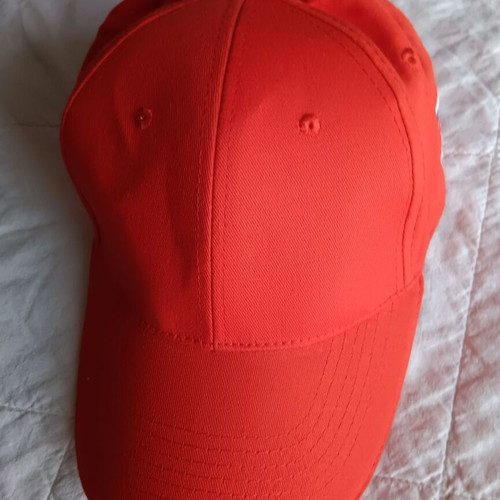 Avin red hat new, adjustable size