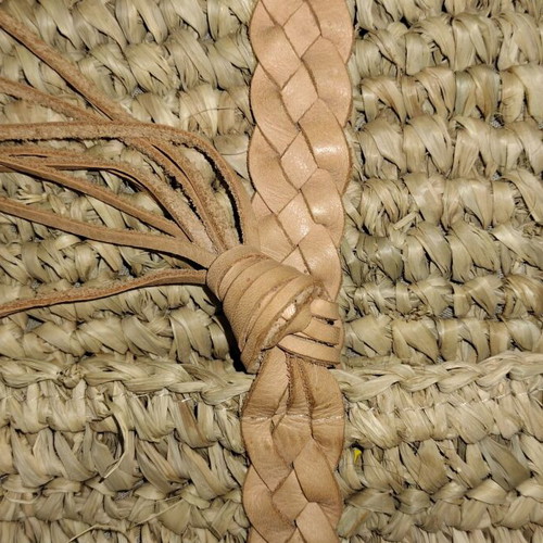 Handmade bag with leather and straw like new, beige