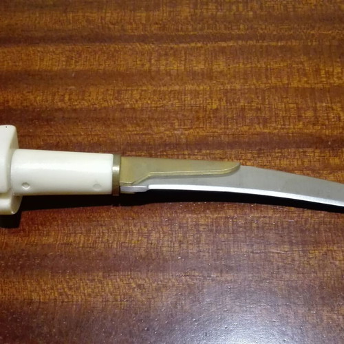 Traditional knife like new from DeAgostini collection