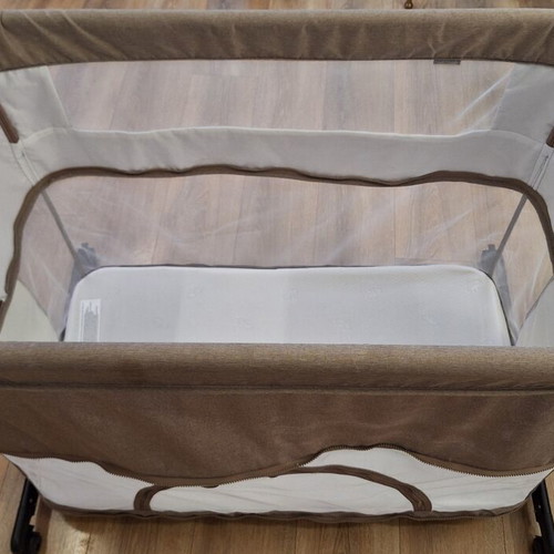 Chipolino double-level baby cot with mosquito net and wheels