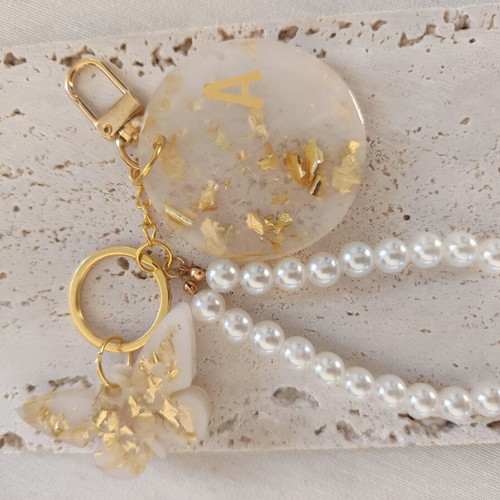 Resin Keychain with Monogram, Pearls and Butterfly