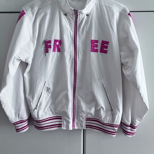 College jacket white Medium like new with zippered pockets