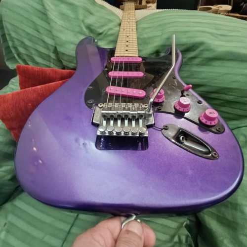 CUSTOM ELECTRIC GUITAR TYPE VAN HALEN IDEAL FOR THRASH HEAVY METAL BLUES