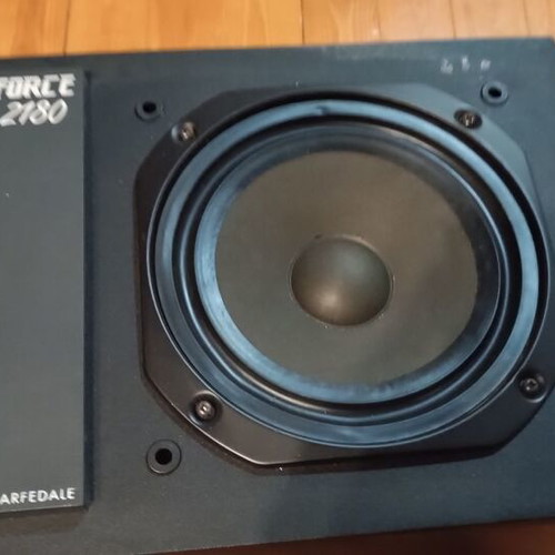 Force 2180 floor speakers like new, set of 2