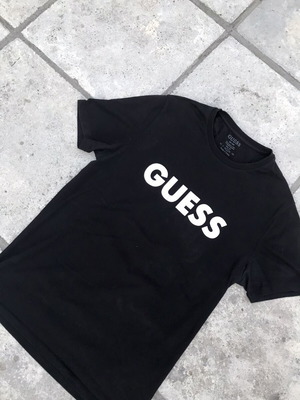 Guess black tee like new, size medium