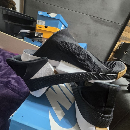 Nike GO FlyEase sneakers size 42.5, black