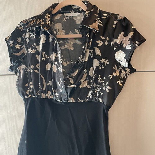 Shirt like new, unique and beautiful design