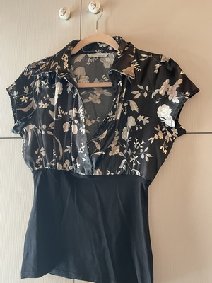 Shirt like new, unique and beautiful design