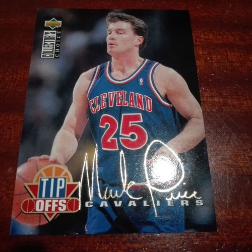 NBA Card Mark Price with gold autograph like new, authentic