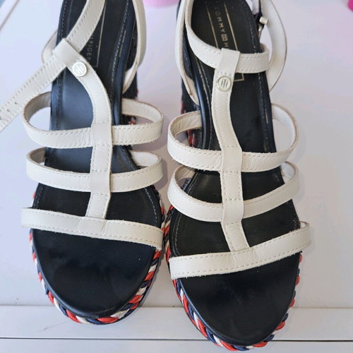 Tommy Hilfiger wedge sandals like new, white leather