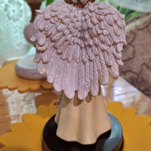 Peridot Angel Statue New, Joy and Protection from Sweden