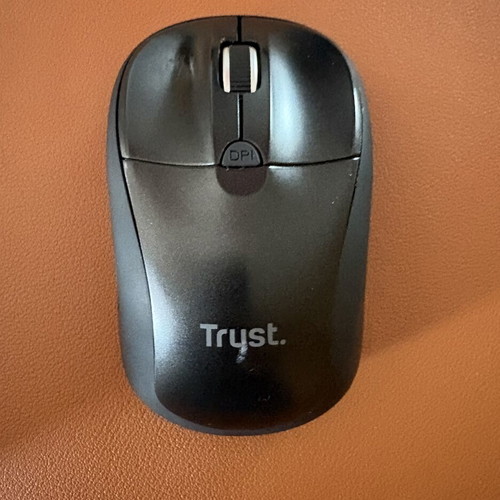 Trust Primo Wireless Bluetooth Mouse like new, compact design