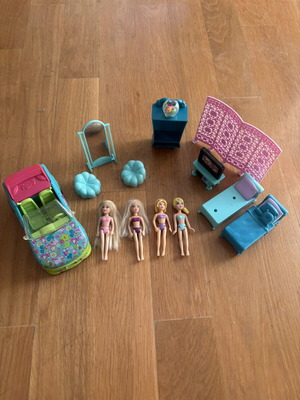 Vintage Polly Pocket set like new with car, dolls, and furniture