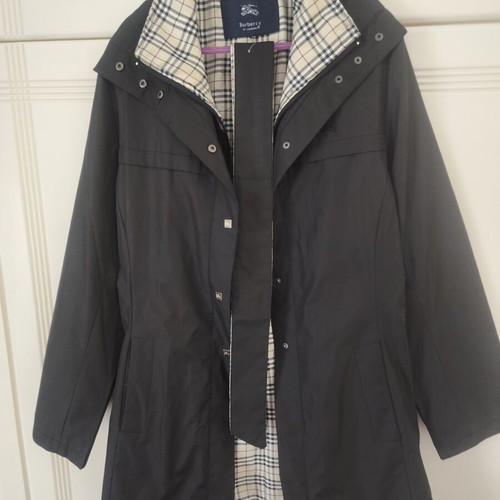 Burberry black rain jacket with Nova Check lining, size XL