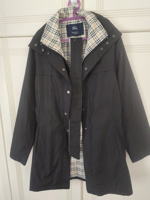 Burberry black rain jacket with Nova Check lining, size XL