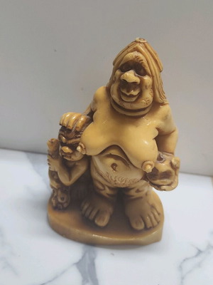 Troll Neanderthal Mother and Child Decorative Statue
